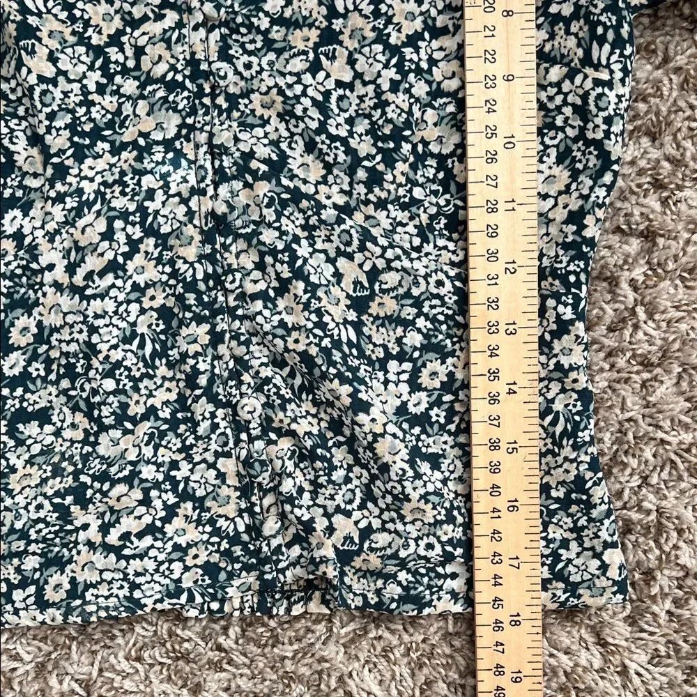 Like New! Abercrombie and Fitch Puff Sleeve Tie back Floral Top in Size XS - Picture 8 of 14